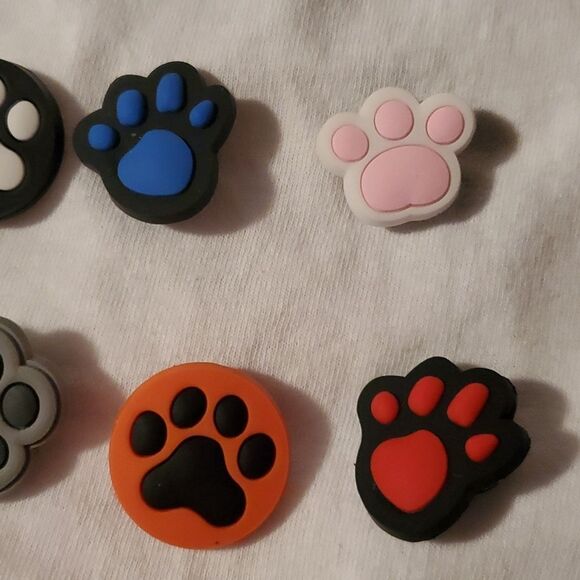 12 Paw Prints Dogs Cats Ferrets Crocs Jibbitz Shoe‎ Charms - Picture 3 of 5